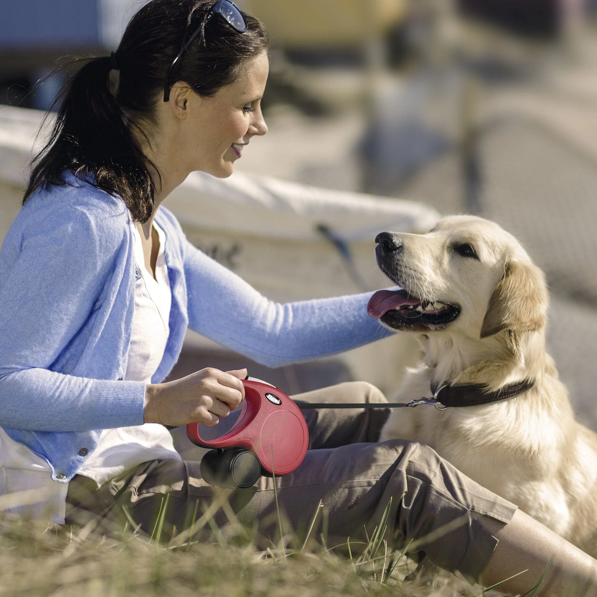 Flexi Classic Cord Retractable Dog Leash - Black - Medium - 16 Feet - Image 5